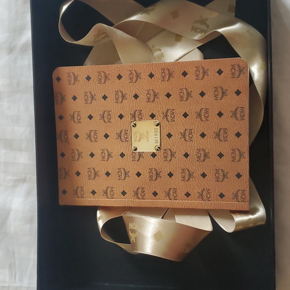 MCM notebook & gift box